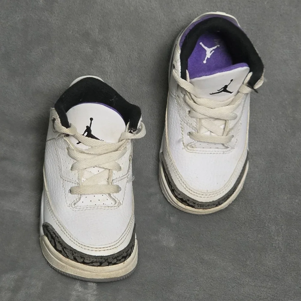 Jordan Baby Boy's 3 Retro (Infant/Toddler) White/Black/Dark‎ Iris/Cement Grey 6C